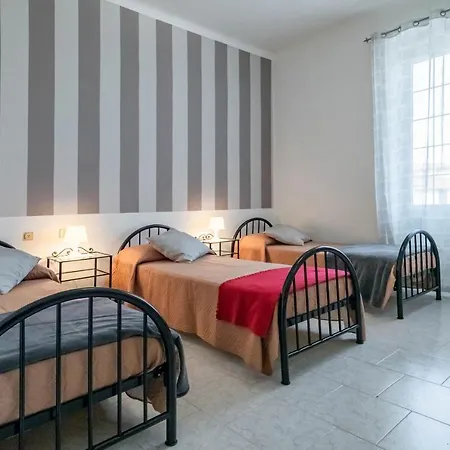 Migliarina Station Comfy W/ Balcony Apartamento La Spezia