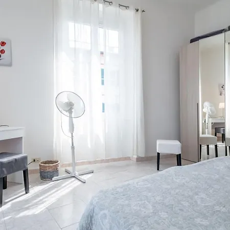 Migliarina Station Comfy W/ Balcony Apartamento La Spezia